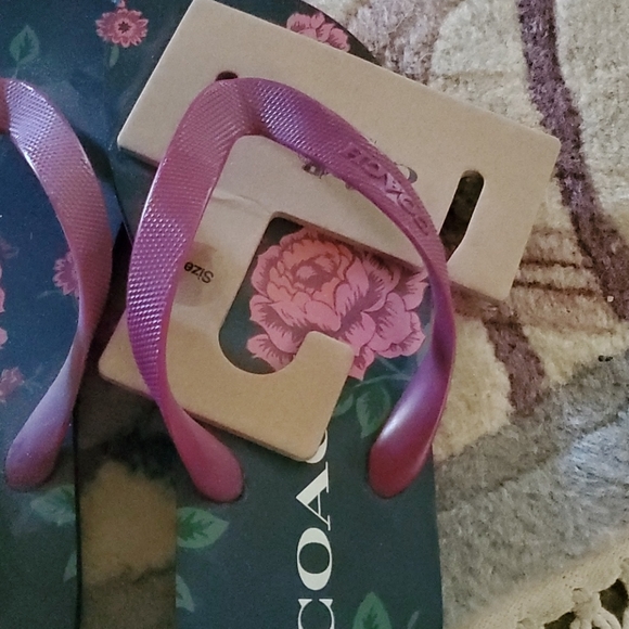 Coach flips flowers new really pretty colors - Picture 2 of 7